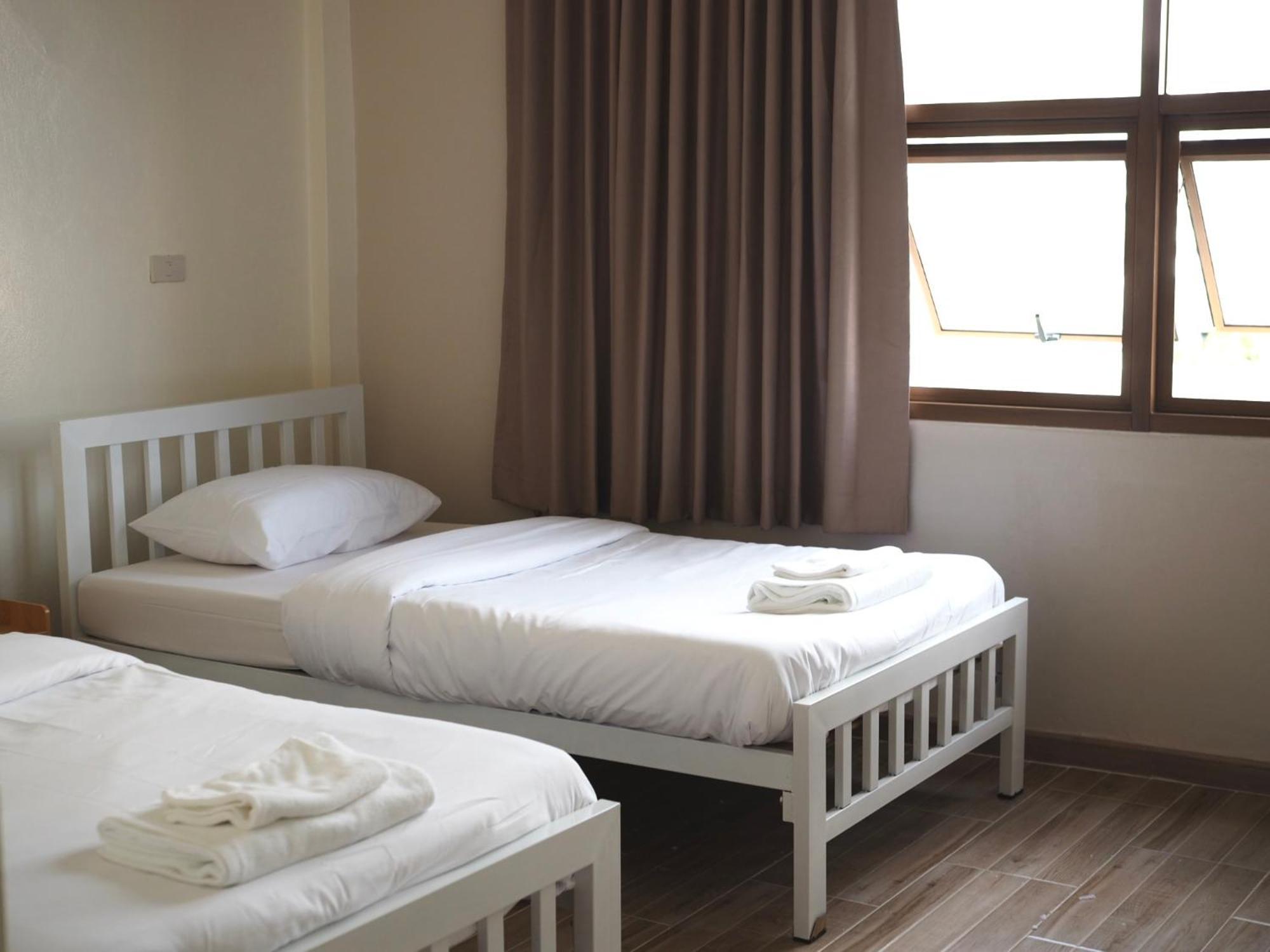 Krung Tone Hostel Bangkok Exteriör bild