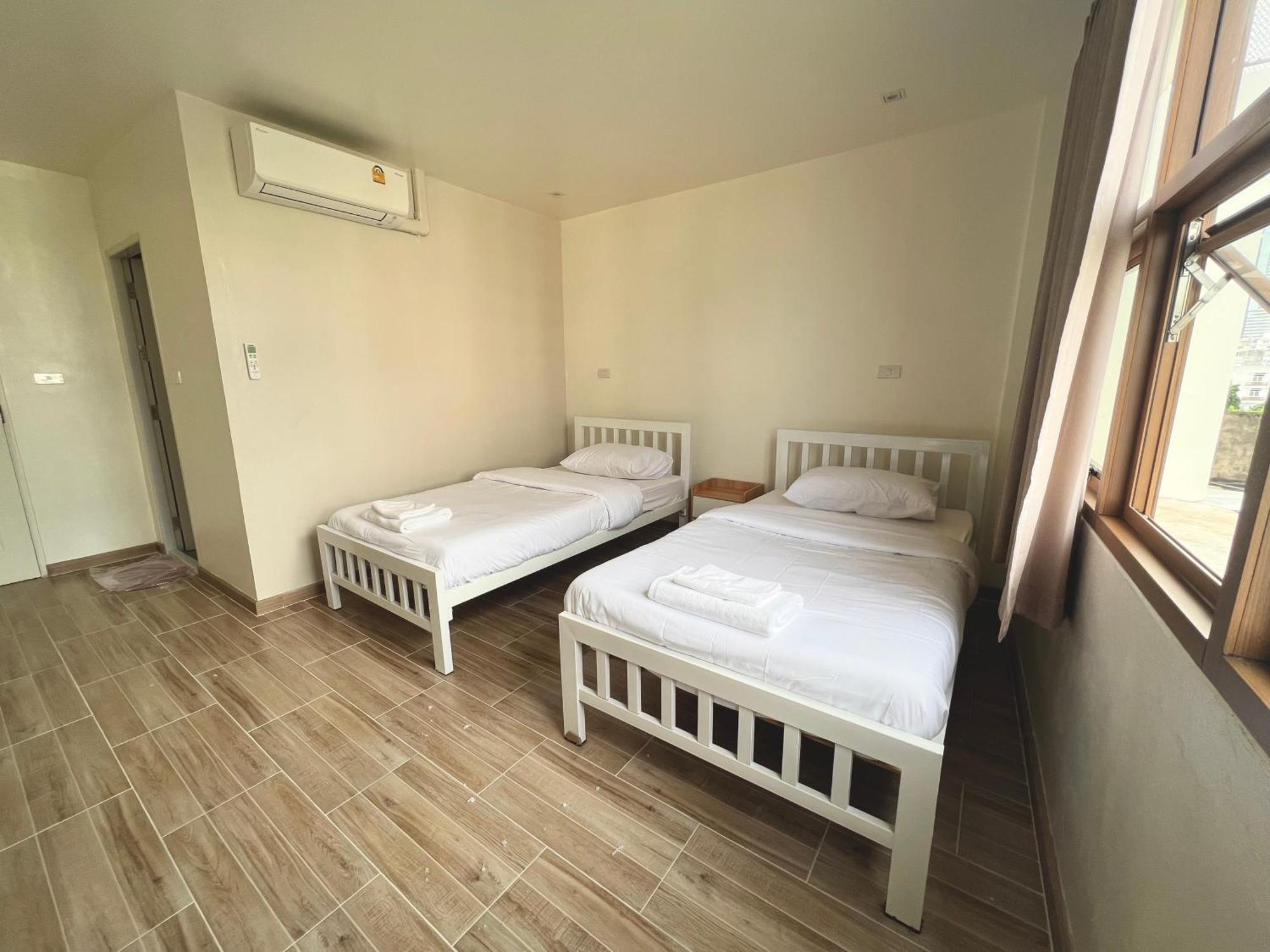 Krung Tone Hostel Bangkok Exteriör bild