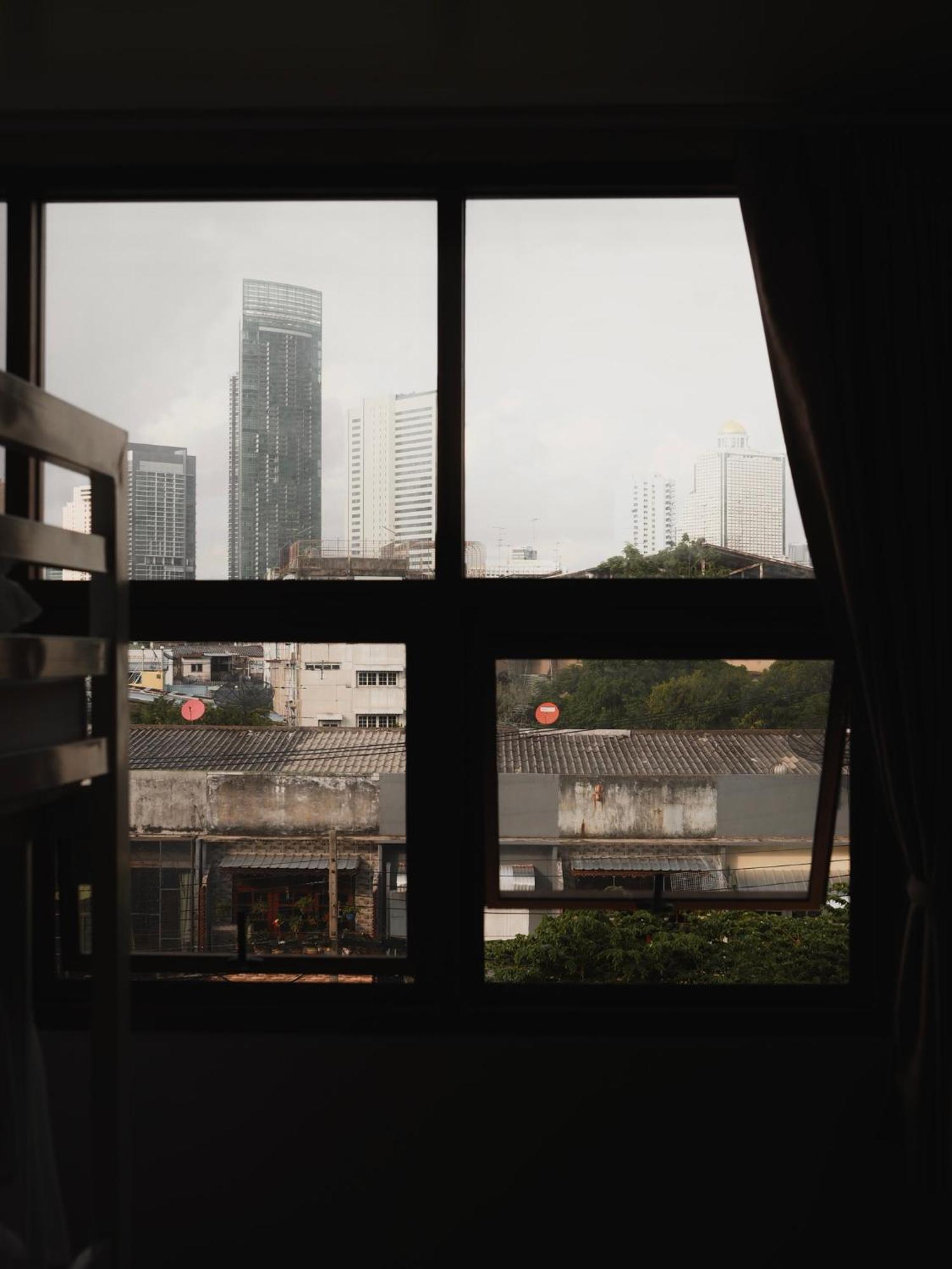 Krung Tone Hostel Bangkok Exteriör bild