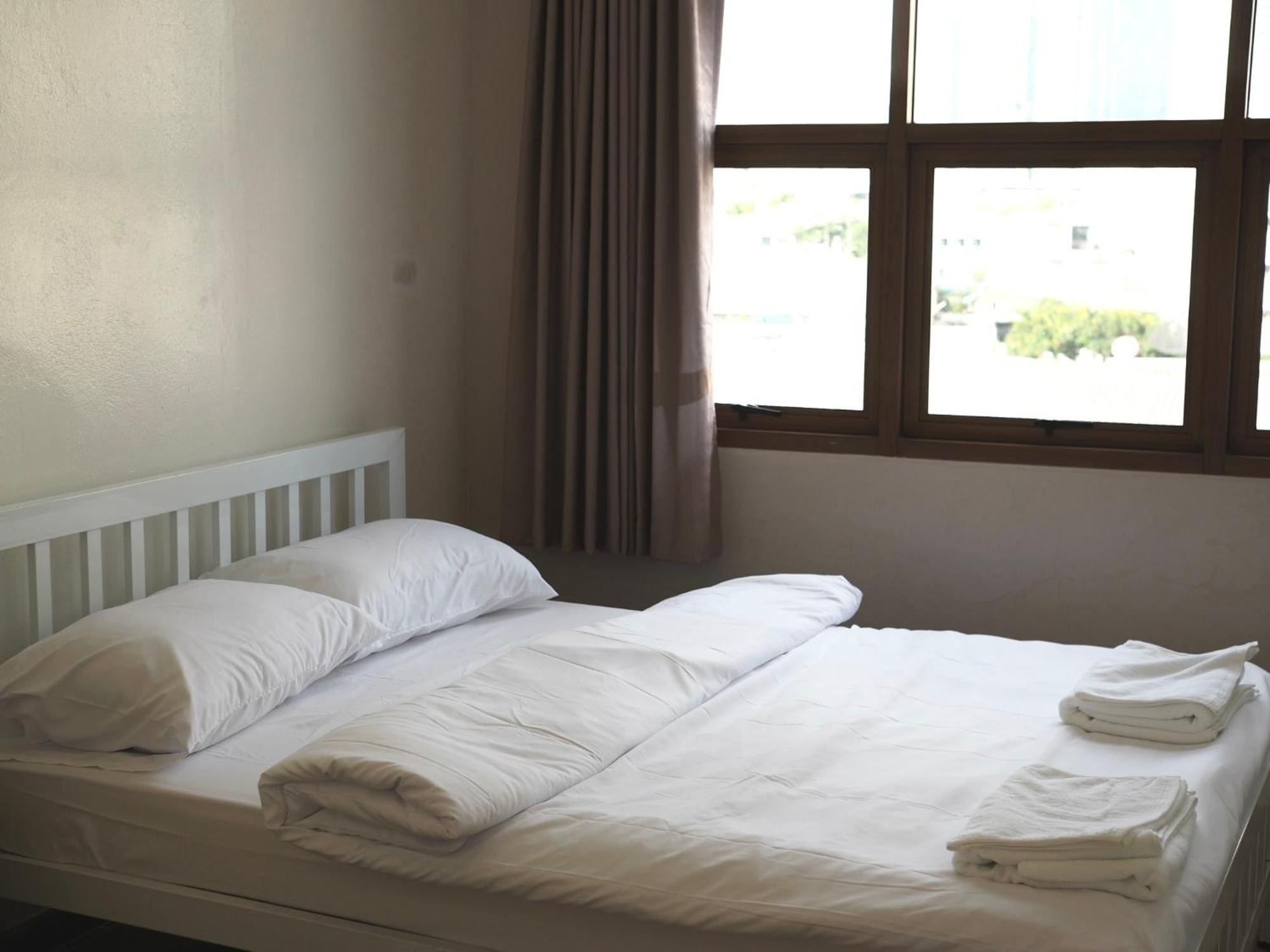 Krung Tone Hostel Bangkok Exteriör bild